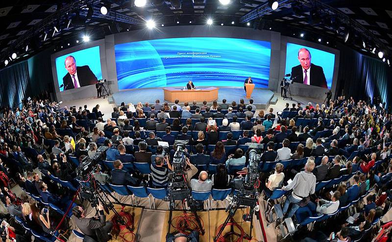 Пять самых обсуждаемых ответов Путина в западных СМИ Пять самых обсуждаемых ответов Путина в западных СМИ