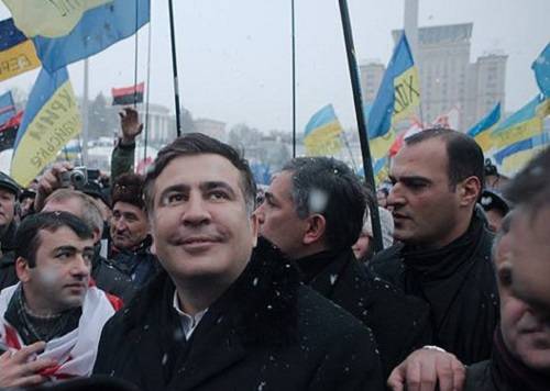 Грузинский майдан в Киеве. Саакашвили собирает народ
