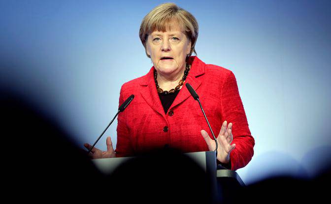 «Довольно, госпожа Меркель»: немцы критикуют политику канцлера