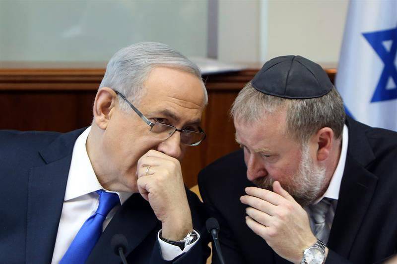 Нетаньяху делает советником правительства человека, который лгал в суде