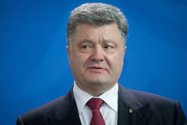 Политическая шизофрения: Порошенко не может бороться с самим собой Политическая шизофрения: Порошенко не может бороться с самим собой