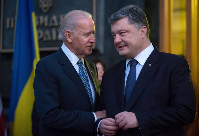 Угодив в капкан Байдена, Украина может попасть под санкции Запада Угодив в капкан Байдена, Украина может попасть под санкции Запада