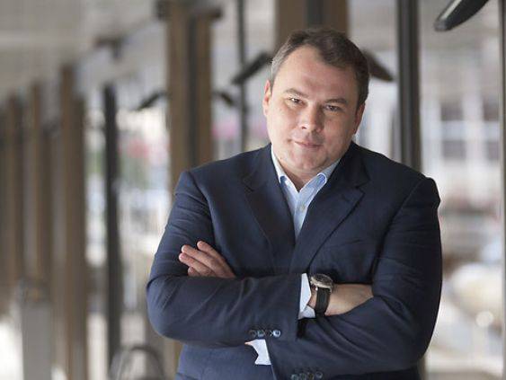 Петр Толстой: «Или европейки наденут хиджабы, или у них будут арабские дети» Петр Толстой: «Или европейки наденут хиджабы, или у них будут арабские дети»