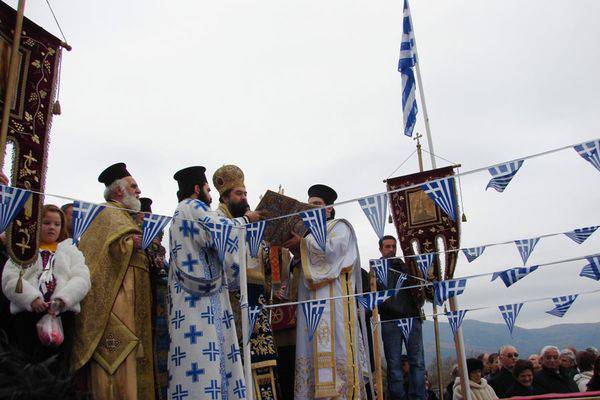 Власти Греции из-за геев запретили трансляцию праздника Богоявления