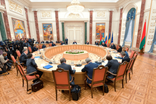 Киеву не удастся проигнорировать ответ Донбасса на фейк Порошенко Киеву не удастся проигнорировать ответ Донбасса на фейк Порошенко