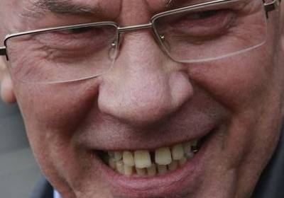 Азаров вспомнил светлое прошлое и снова рвётся в бой с «майданщиками» Азаров вспомнил светлое прошлое и снова рвётся в бой с «майданщиками»