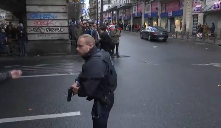 Хаос в Европе: В Париже атаковал "беженец" четыре раза зарегистрированный в Германии
