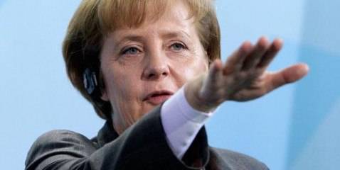 Немцы троллят Меркель в ответ на домогательства мигрантов