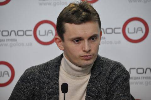Руслан Бортник: Украина своими исками к России может нечаянно продать Крым Руслан Бортник: Украина своими исками к России может нечаянно продать Крым