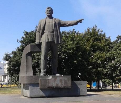 В Днепропетровске снесли памятник «всеукраинскому старосте»