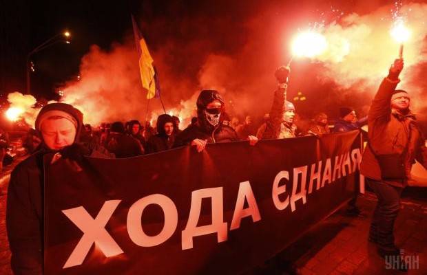 Украина: праздник «соборности» или шествие каннибалов? Украина: праздник «соборности» или шествие каннибалов?