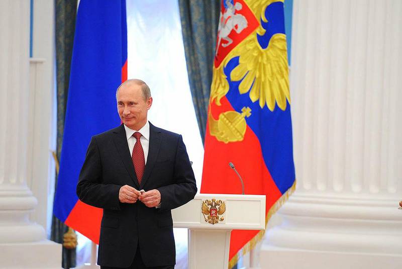 Владимир Путин подарил аквариум с рыбками ростовскому второкласснику