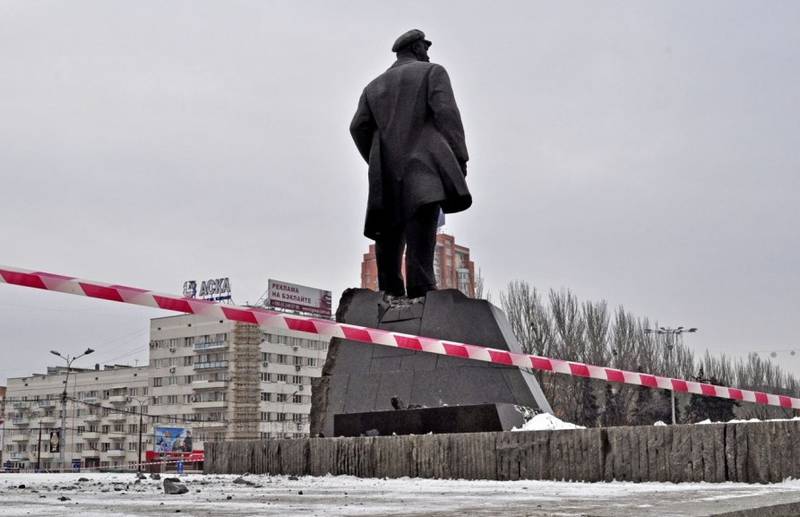 Война с памятниками как национальная забава украинцев: от Столыпина до Ленина Война с памятниками как национальная забава украинцев: от Столыпина до Ленина