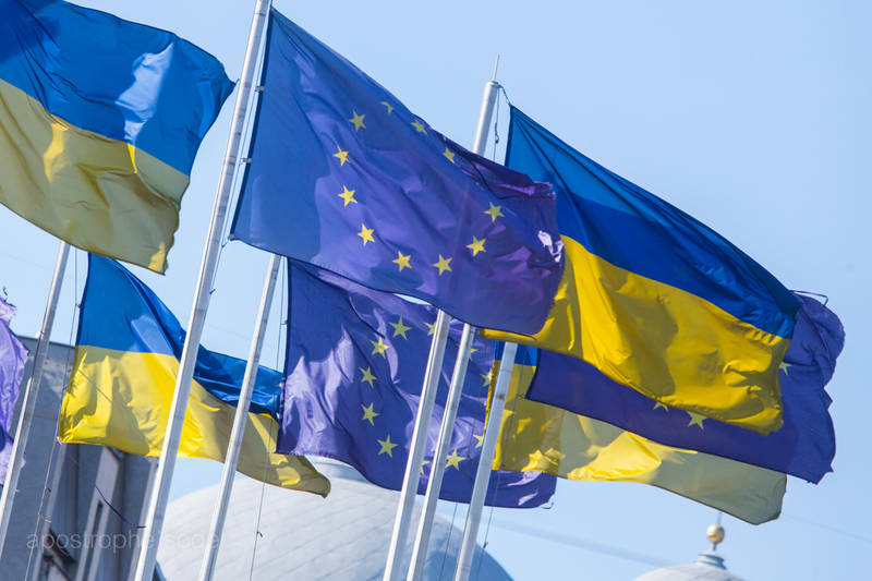 Почему ЕС опекает Украину?