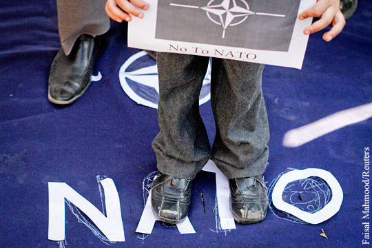 Черногорцы требуют отставки правительства и референдум по НАТО