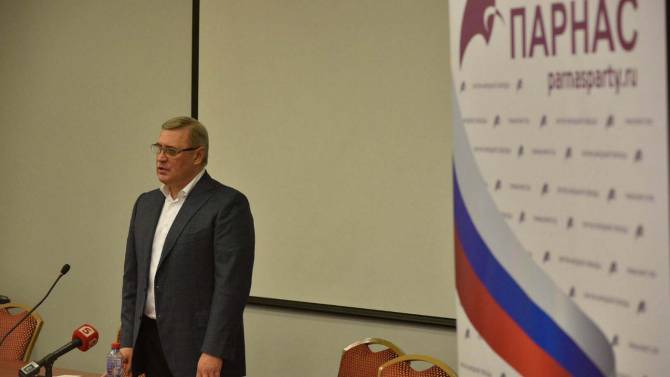 Касьянову осталось выйти на улицу и «вернуть Крым Украине» Касьянову осталось выйти на улицу и «вернуть Крым Украине»