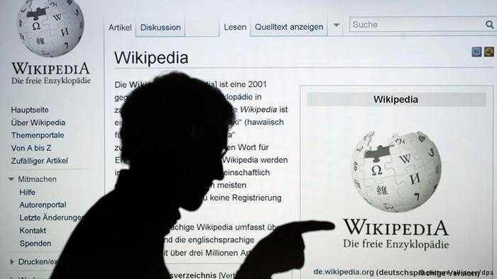 Порошенко призвал наполнять украинскую Википедию