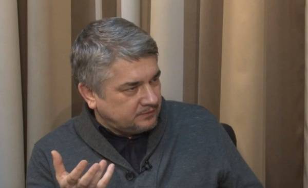 Ищенко: Турчинов побуждает нацистских боевиков к поискам первой жертвы Ищенко: Турчинов побуждает нацистских боевиков к поискам первой жертвы