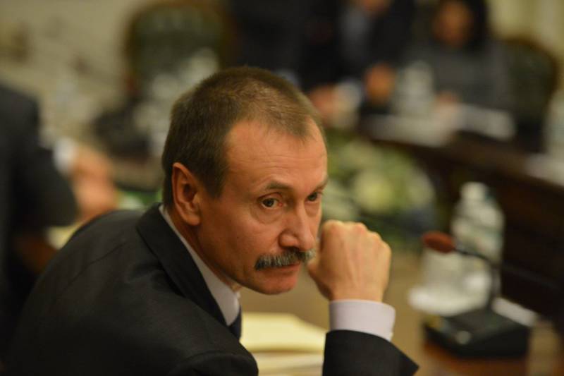 Папиев: Запад просто разрешает правительству Украины красть Папиев: Запад просто разрешает правительству Украины красть