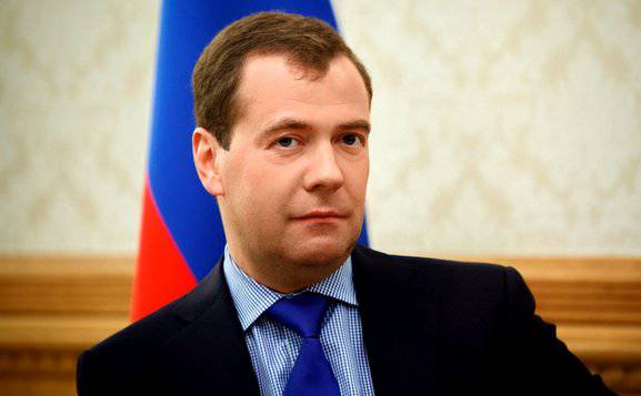 Медведев призвал российскую оппозицию стать интересной для россиян
