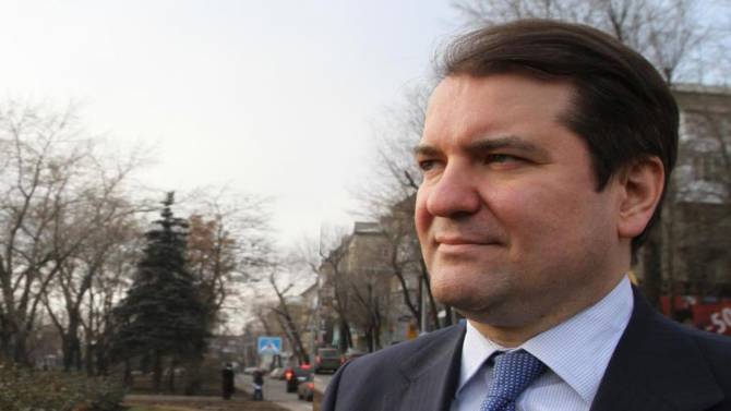 Корнилов: Украинцы променяли ассоциацию с ЕС на грязные «отступные» Корнилов: Украинцы променяли ассоциацию с ЕС на грязные «отступные»