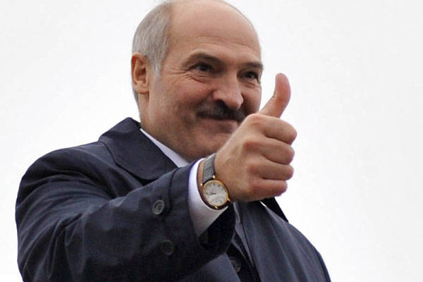 Лукашенко стал самым популярным политиком на Украине Лукашенко стал самым популярным политиком на Украине