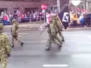Сотрудник спасательной службы уволен за видео с комментариями парада в Эстонии Сотрудник спасательной службы уволен за видео с комментариями парада в Эстонии