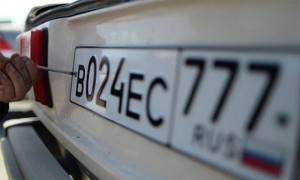Машинам с крымскими номерами запретили въезд в Украину