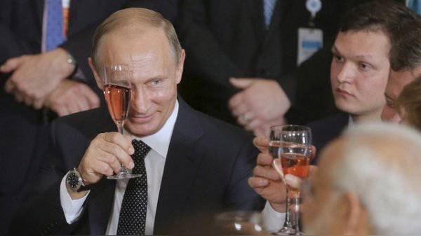 DM: Британские политики испугались, что посол РФ заставит их пить за Путина