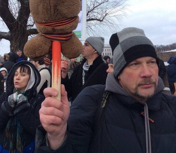 Больной мутант с субботнего марша некрофилов оказался "большим" питерским художником Больной мутант с субботнего марша некрофилов оказался "большим" питерским художником