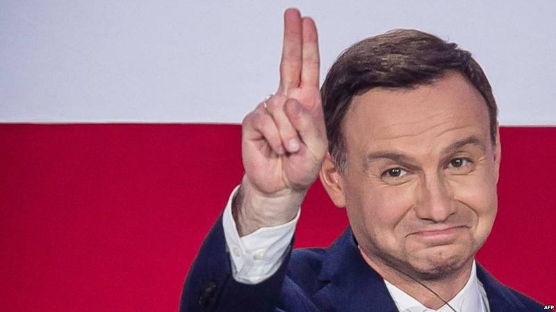 Дуда поспешил и людей разозлил