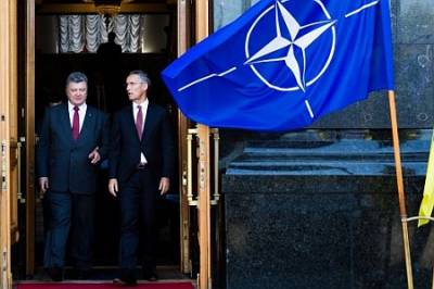 «НАТО-ТАК!». Порошенко угрожает Обаме вступлением в Альянс