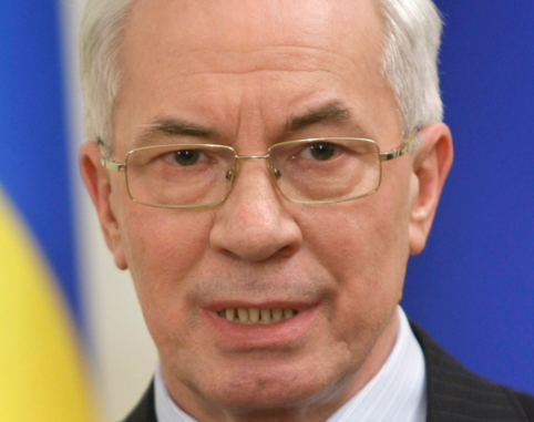 Азаров напомнил Порошенко о предвыборных обещаниях Азаров напомнил Порошенко о предвыборных обещаниях
