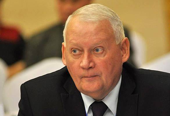 Солозобов: Польша застряла между свастикой и серпом с молотом Солозобов: Польша застряла между свастикой и серпом с молотом