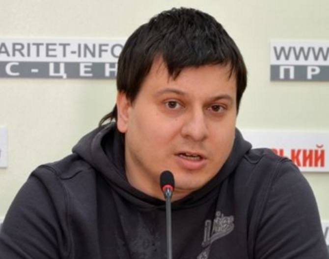 Павлив: США готовы выбить табуретку иллюзорной реальности украинских СМИ Павлив: США готовы выбить табуретку иллюзорной реальности украинских СМИ