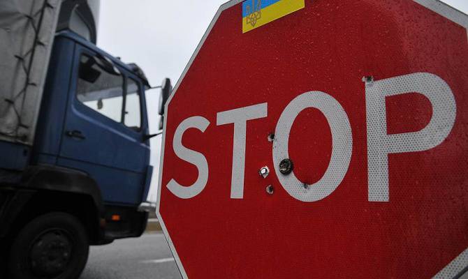 Российские грузовики "прорвали блокаду"