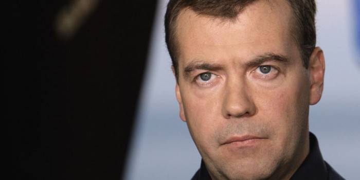 Медведев написал в Facebook, что он думает о главе СБУ