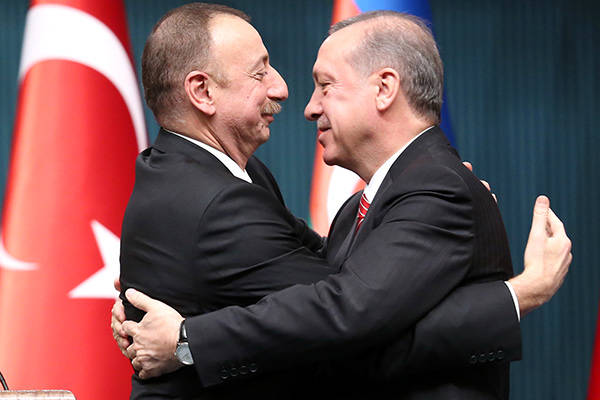 Алиев превращается в Эрдогана