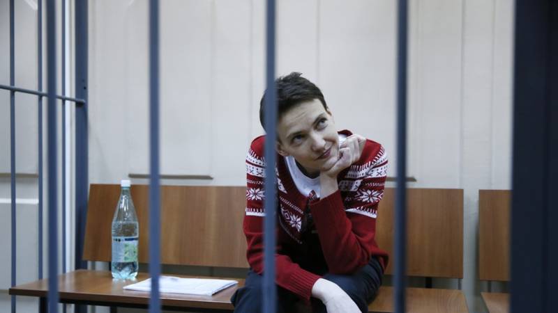 Киевские политики жалуются на пранкеров, которые предлагают им обмен Савченко Киевские политики жалуются на пранкеров, которые предлагают им обмен Савченко