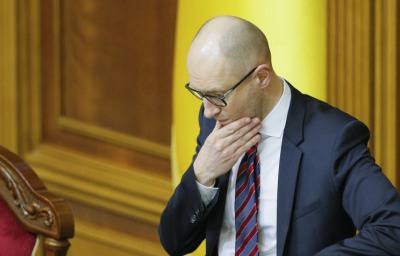Яценюк: "Пока сам в отставку не соберусь - не дождетесь"