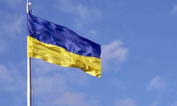 Над Посольством РФ в Киеве подняли украинский флаг Над Посольством РФ в Киеве подняли украинский флаг