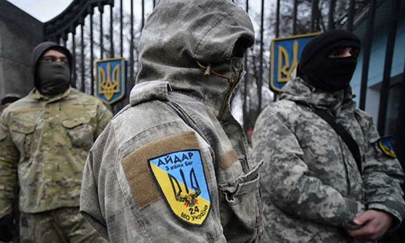 Боевики «Айдар» захватили школу в Киеве