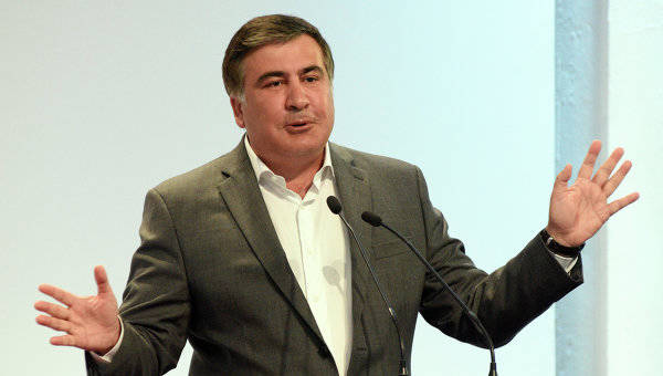 Саакашвили заявил, что Яценюк и Коломойский мешают его работе