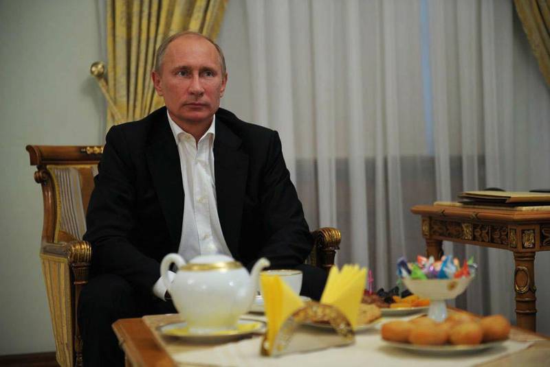 Владимир Путин приравнял автопробеги к митингам, а палатки к пикетированию