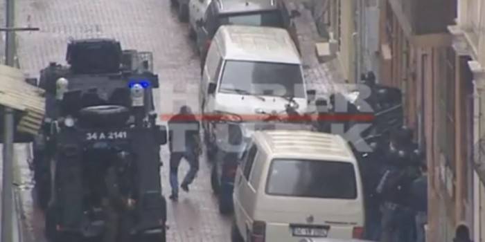 В Турции две женщины забросали гранатами полицейский участок