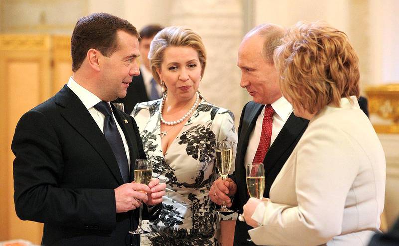 Владимир Путин наградил жену Дмитрия Медведева