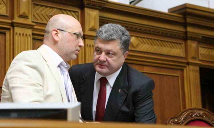 Порошенко продолжает зачистку — Турчинов на очереди Порошенко продолжает зачистку — Турчинов на очереди