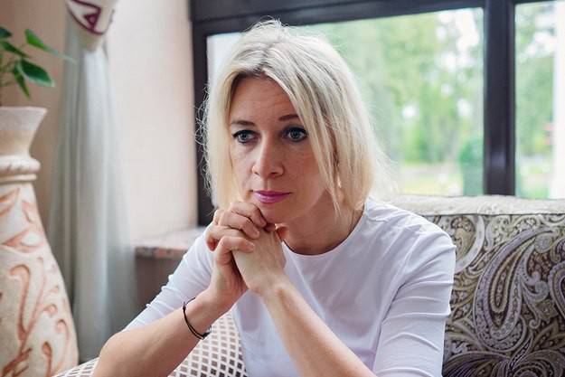 Захарова опубликовала фотоотчет поездки в Ереван Захарова опубликовала фотоотчет поездки в Ереван