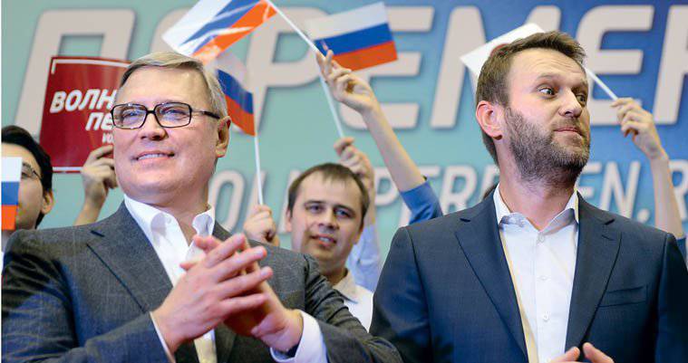 Третий лишний: Навальный кинул Касьянова ради "Яблока"?