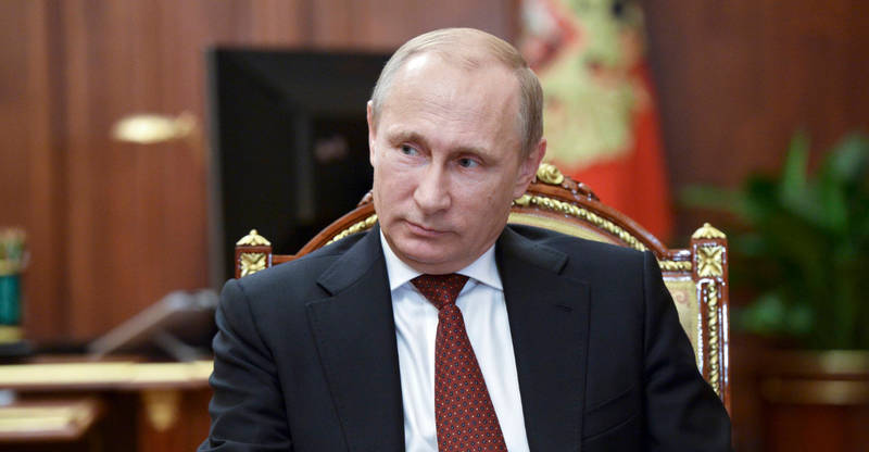 Владимир Путин держит руку на пульсе